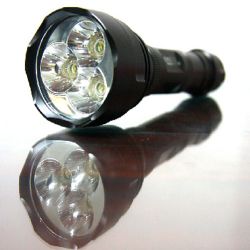 LED Flash Light 9W DC 7.4-8.4V 500lm 6500K 60°